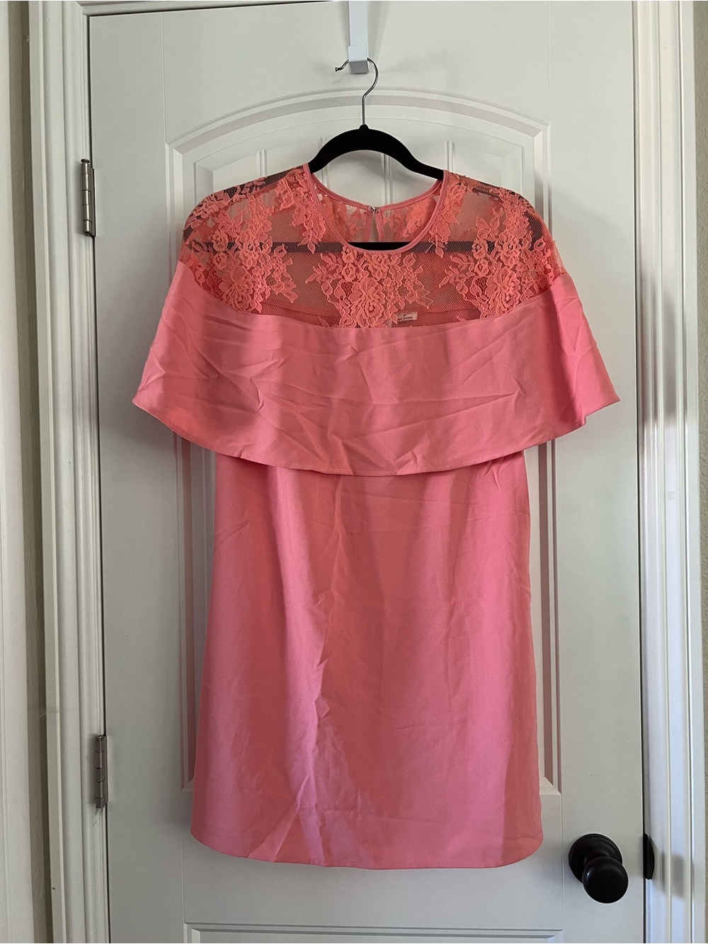 BB DAKOTA RSVP Lace Coral Dress - Small